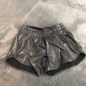 Tracker shorts V 4” long